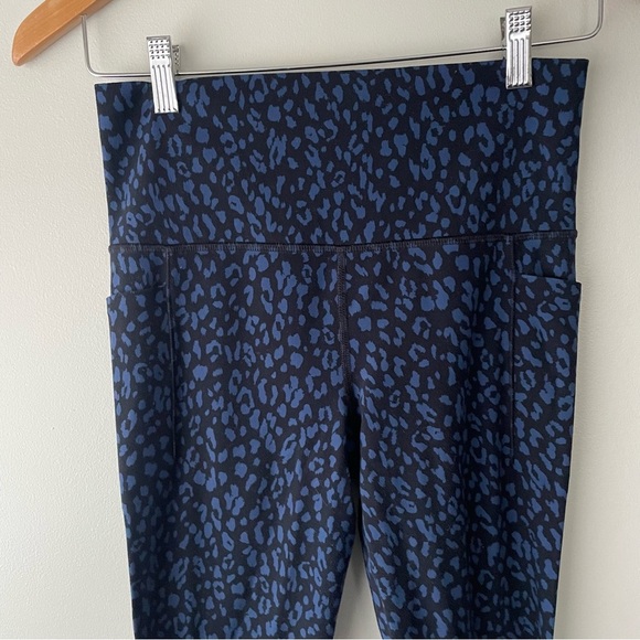 Athleta Salutation Stash Pocket Animal Leopard Print Leggings Blue High Rise - Picture 3 of 8